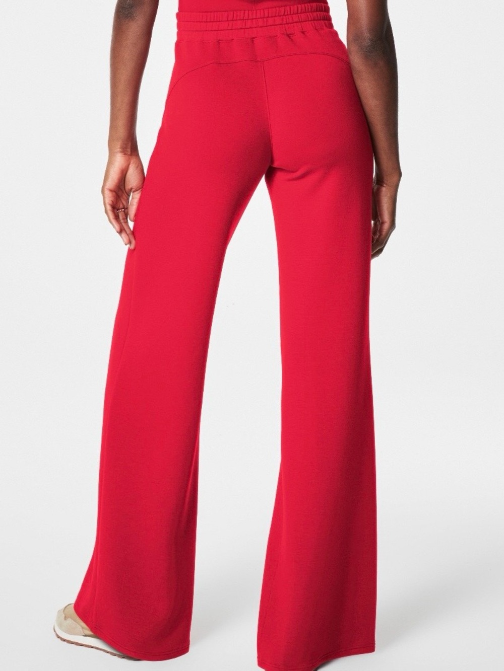 SPANX AirEssentials® set
Wide Leg Track
Pant XL
Crew neck XL
Inseam: regular - Picture 2 of 7